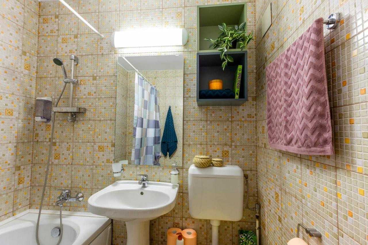 13 Septembrie Apt, Near Marriott Apartment Bucharest
